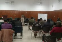 वाल्मीकि टाइगर रिजर्व के वनकर्मियों को बाघ गणना को लेकर दिया गया प्रशिक्षण