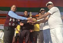 विमल बाबू खेल मैदान में पुलिस-पब्लिक मैत्री क्रिकेट मैच में पब्लिक टीम ने दर्ज की जीत।