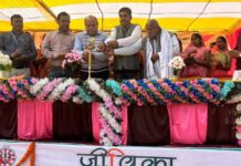 हुनर के दम पर नौकरी की तलाश में उमड़ा युवाओं का जनसैलाब।