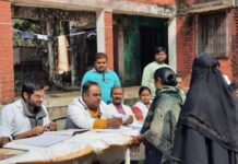 वाल्मीकिनगर में प्रधानमंत्री सुरक्षित मातृत्व योजना के तहत विशेष स्वास्थ्य जांच शिविर आयोजित