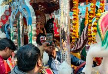 भोलेनाथ की बारात में झूम उठे श्रद्धालु, अरेराज में निकली अलौकिक शिव बारात