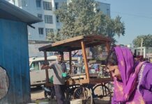 चलंत दरिद्र नारायण भोज द्वारा मानव सेवा सच्ची सेवा का संदेश