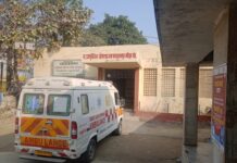 राजकीय औषधालय मांझा मे विधि व्यवस्था ठप, चिकित्सक बैठे ले रहे है वेतन