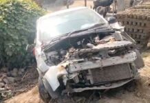 बगहा में भीषण सड़क हादसा, कार के उड़े परखच्चे; चालक समेत परिवार बाल-बाल बचा