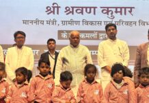 आगनबाड़ी बच्चों के कपड़ों की सिलाई के काम से दीदियों को मिला नया रोजगार- ग्रामीण विकास मंत्री।