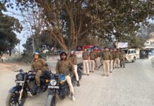 बगहा में होली को लेकर पुलिस का सघन फ्लैग मार्च, शांति व्यवस्था बनाए रखने की अपील