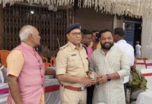 नमाज स्थलों का पुलिस अधीक्षक ने किया निरीक्षण, दिया सौहार्द का संदेश