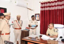 साइबर थाना बेतिया का पुलिस अधीक्षक द्वारा निरीक्षण, अभिलेखों व पोर्टलों की हुई गहन समीक्षा