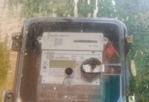 मांझागढ़ के आंगनबाड़ी केंद्रों में स्मार्ट मीटर, लेकिन बिजली नदारद—बच्चे गर्मी में बेहाल