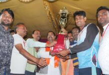 छक्के के साथ खत्म हुआ फाइनल, अहवर शेख की टीम बनी विजेता