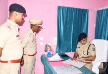 पुलिस अधीक्षक महोदय, पश्चिम चम्पारण बेतिया के द्वारा यातायात थाना का निरीक्षण किया गया।