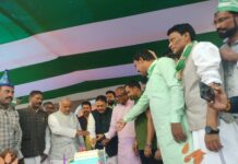 बगहा में उत्साहपूर्वक मनाया गया मुख्यमंत्री का जन्मदिन, मेडिकल कैंप व रक्तदान शिविर का आयोजन