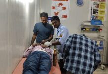 बगहा में टेंपू-पिकअप की टक्कर, दो घायल; स्वास्थ्य व्यवस्था पर उठे सवाल