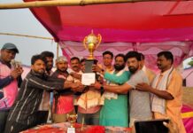 बखरिया में निशांत राज टी-20 क्रिकेट टूर्नामेंट का फाइनल रोमांचक, बखरिया बनी चैंपियन