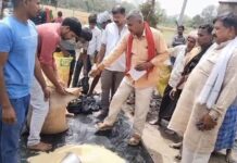 भितहा के बलुअड़वा गांव में भीषण अगलगी, कई घर जलकर राख — विधायक ने पहुंचाई राहत, मदनपुर देवी स्थान पर बढ़ी सुरक्षा