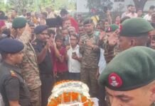 फौजी सपूत मेजर सूबेदार हरे राम गिरि की नम आंखों से दी गई अंतिम विदाई