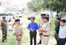बैरिया में अवैध वृद्धाश्रम पर पुलिस की कार्रवाई, दो गिरफ्तार