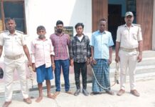 भीतहा पुलिस की कार्रवाई: अपहरण कांड का आरोपी गिरफ्तार, शराब के साथ तीन धराए