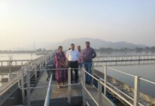 वाल्मीकिनगर बैराज व तटबंधों का निरीक्षण, अधिकारियों ने लिया जायजा
