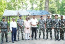 वाल्मीकि नगर दौरे पर मंत्री लखेंद्र कुमार रौशन ने किया वाल्मीकि आश्रम का दर्शन और साथ में जंगल सफारी का उठाया आनंद