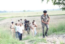 मैंनाटांड़ लीपनी लूटकांड पर एसपी का एक्शन मोड, घटनास्थल पहुंचकर किया निरीक्षण, अधिकारियों को दिए सख्त निर्देश