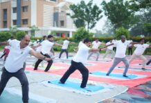 वाल्मीकि सभागार परिसर में आयुष विभाग के नेतृत्व में भव्य योग कार्यक्रम का हुआ आयोजन