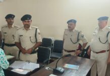 बगहा पुलिस केंद्र में सिपाही भर्ती प्रक्रिया शुरू, अभ्यर्थियों का माप-तौल जारी