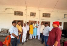 जेपी आंदोलन के लोकतंत्र सेनानियों का भाजपा द्वारा सम्मान, बगहा में आयोजन