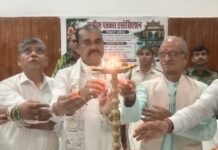 ग्रामीण पत्रकारों के साथ बैठक कर विधायक सुरेंद्र कुशवाहा पहुंचे स्वास्थ्य केंद्र, किया निरीक्षण व्यवस्था का लिया जाएजा