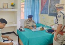 वाल्मीकिनगर थाना का एसपी ने किया निरीक्षण, लंबित कांडों के शीघ्र निष्पादन के दिए निर्देश