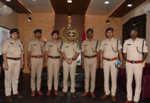 प्रारक्ष पुलिस निरीक्षकों को पदोन्नति, एसपी ने पाइपिंग सेरेमनी में लगाए नए रैंक बैज