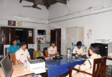 पुलिस अधीक्षक ने किया तीन थानों का औचक निरीक्षण, दिए सख्त निर्देश