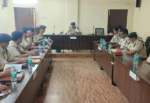 बगहा में मासिक अपराध गोष्ठी आयोजित, लंबित कांडों के त्वरित निष्पादन पर जोर