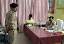 औचक निरीक्षण में सख्त दिखे एसपी बगहा, रामनगर थाना को दिए कड़े निर्देश।