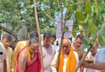 परमात्मा की आत्मा प्रकृति में बसती है -राघवाचार्य महाराज