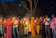 बेलवा घाट में 157वीं नारायणी गंडकी महाआरती, गुरु पूर्णिमा पर उमड़ा आस्था का सैलाब