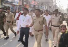 सिवान में डीएम-एसपी का फ्लैग मार्च, सुरक्षा व्यवस्था का लिया जायजा