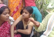 पूर्व मंत्री ने भेड़िहारी में मृतक के परिजनों से मुलाकात कर ढाढ़स बढ़ाया