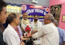 हरनाटांड़ PHC में शुरू हुई अनोखी पहल, बेटी के जन्म पर माता-पिता को मिलेगा सम्मान पत्र
