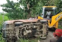 ग्रामीणों ने देवदूत बन बचाई 11 मासूमों की जान