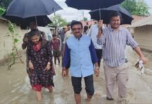 गंडक बराज से छोड़े गए पानी के बाद भेड़िहरी में राहत कार्य तेज