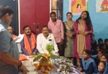 2047 के भारत’ की तस्वीर से पौधरोपण तक, लौरिया में केंद्रीय मंत्री दुबे व विधायक बिहारी ने दिया सेवा का संदेश