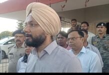 बाढ़ पीड़ितों के सुविधा को ले जिलाधिकारी ने एक और सामुदायिक किचन और आवासन का दिया निर्देश,