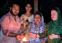 तेज बारिश में भी नहीं टूटी महा आरती की परंपरा
