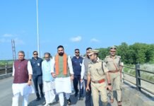 गंडक के बढ़ते जलस्तर के बीच मुख्यमंत्री ने पूर्वी चंपारण और गोपालगंज का किया हवाई सर्वेक्षण