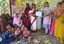 आंगनबाड़ी केंद्रों पर आंगन मिलन समारोह का आयोजन, सेविका-सहायिकाएं सम्मानित