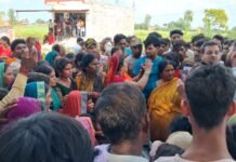 सड़क हादसे में घायल युवक की इलाज के दौरान मौत, मुआवजे की मांग पर NH-727 जाम