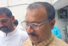 हंगामेदार रही बी डी सी की बैठक, सदन में गूंजा मझौलिया अंचलाधिकारी को भगाओ।