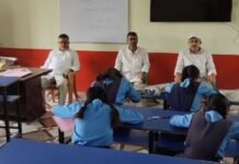 ‘प्रधानमंत्री नरेंद्र मोदी के सपनों का भारत’ पर चित्रकला प्रतियोगिता, बच्चों ने रंगों में उकेरी विकसित भारत की तस्वीर।